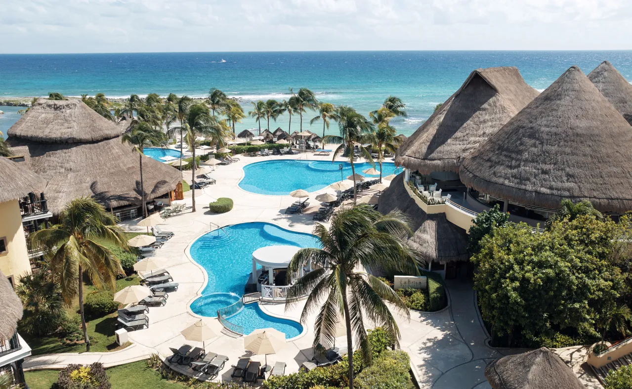 La Riviera Maya: Playas Paradisíacas y Ruinas Históricas