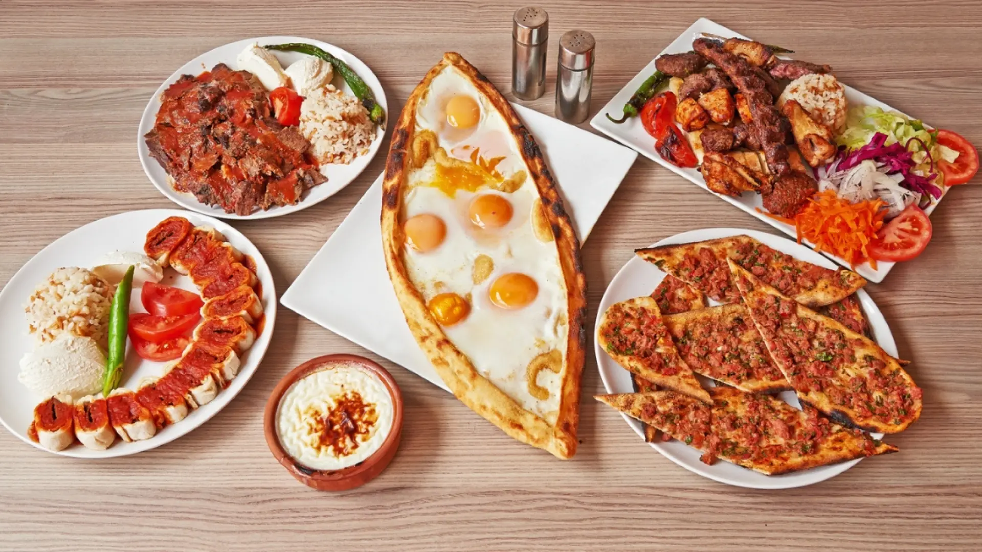 La Gastronomía Turca: Un Viaje de Sabores entre Oriente y Occidente