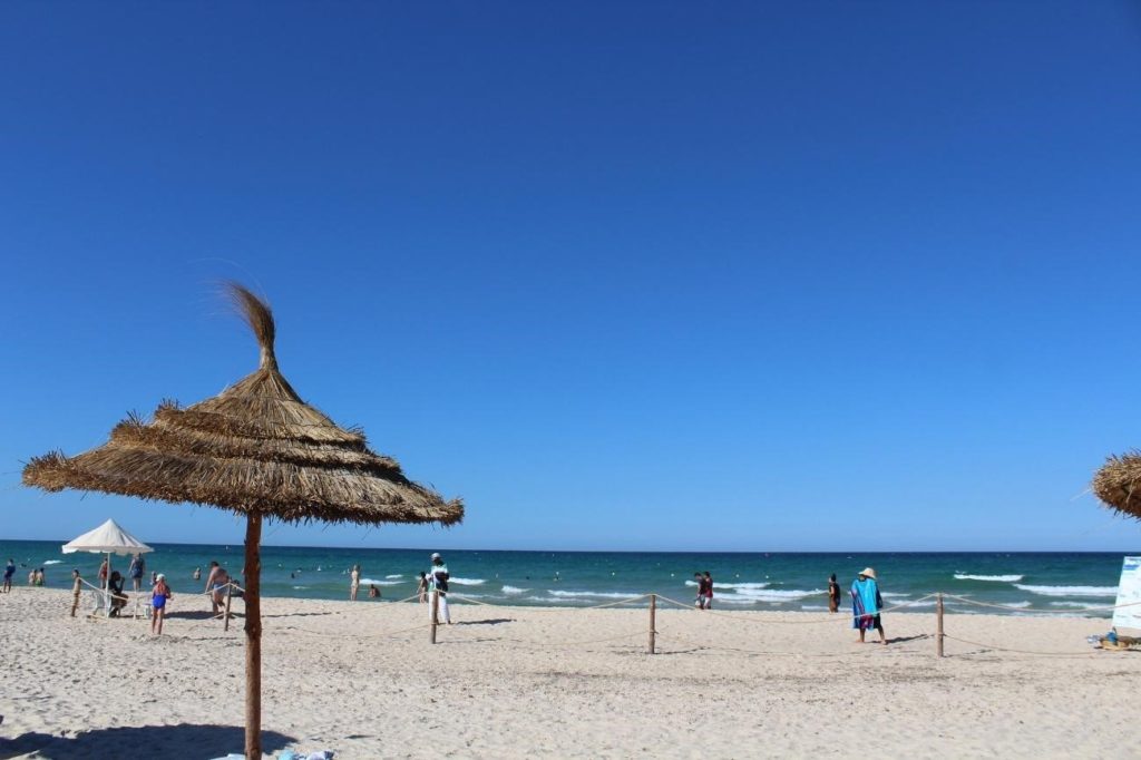 Playas de Ensueño en Túnez: Arena Dorada y Aguas Turquesas